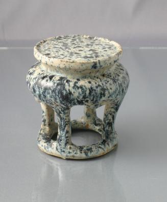 Shiwan Ware Miniature Stand