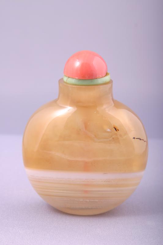 Agate Snuff Bottle