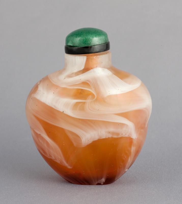 Agate Snuff Bottle