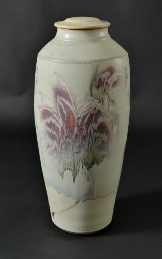 Large lidded porcelain jar