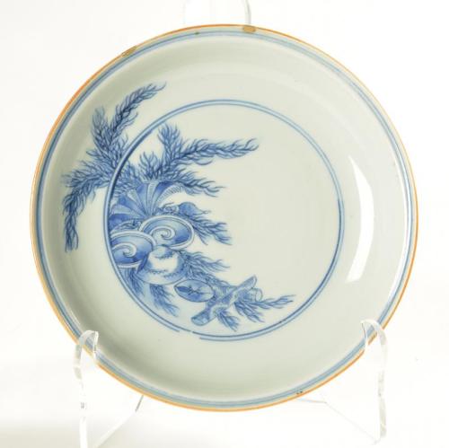 Dish with Underglaze Blue Decoration of Shells and Seaweed