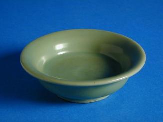 Shallow Bowl with Flared Rim