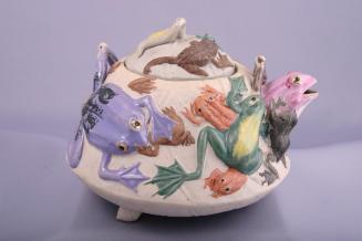 Teapot with Raised Frog Design