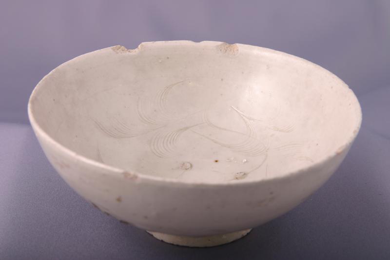 Cizhou Bowl with Combed Floral Design