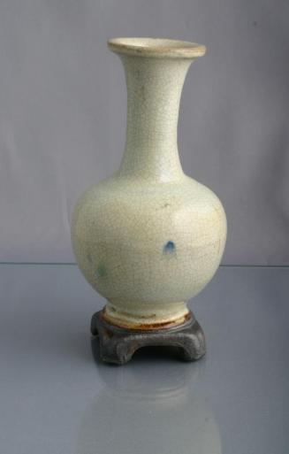Shiwan Footed Vase with "Moon-white" Crackle Glaze