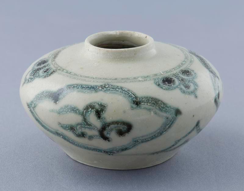 Vase from the Hoi An Shipwreck