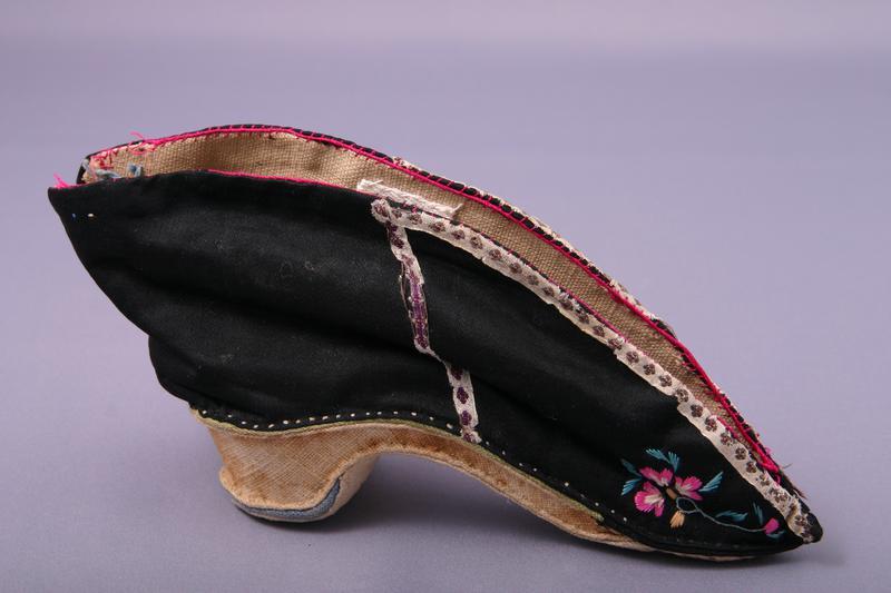 Shoe for Bound Foot