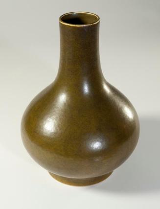 Porcelain Vase with Teadust Glaze