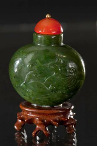 Green Jade Snuff Bottle with Carnelian and Gold Stopper