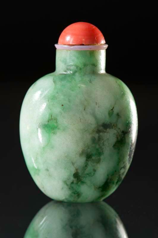 Jadeite Snuff Bottle