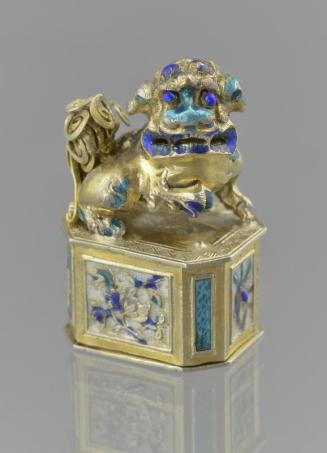 Squared Opium Box with Lion Dog Finial