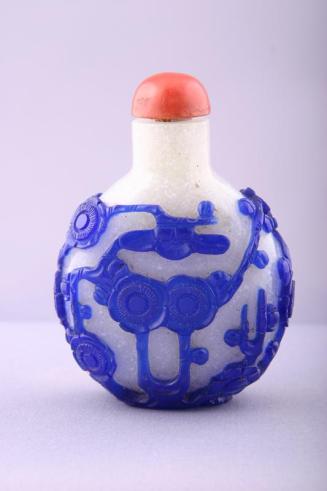 White Glass Snuff Bottle with Blue Overlay Design of Flowers