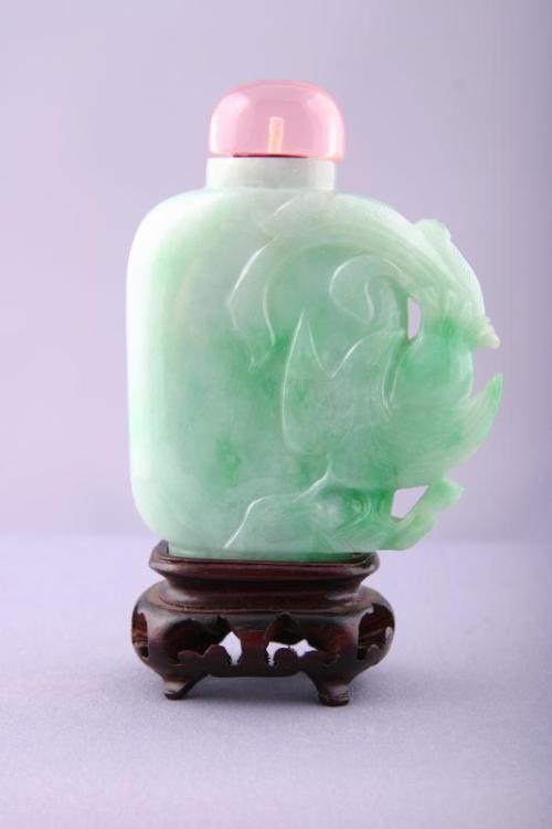 Jade Snuff Bottle with Carved Design of a Phoenix Bird