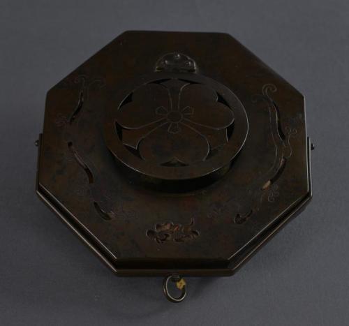 Lantern (Mon of Tokugawa)