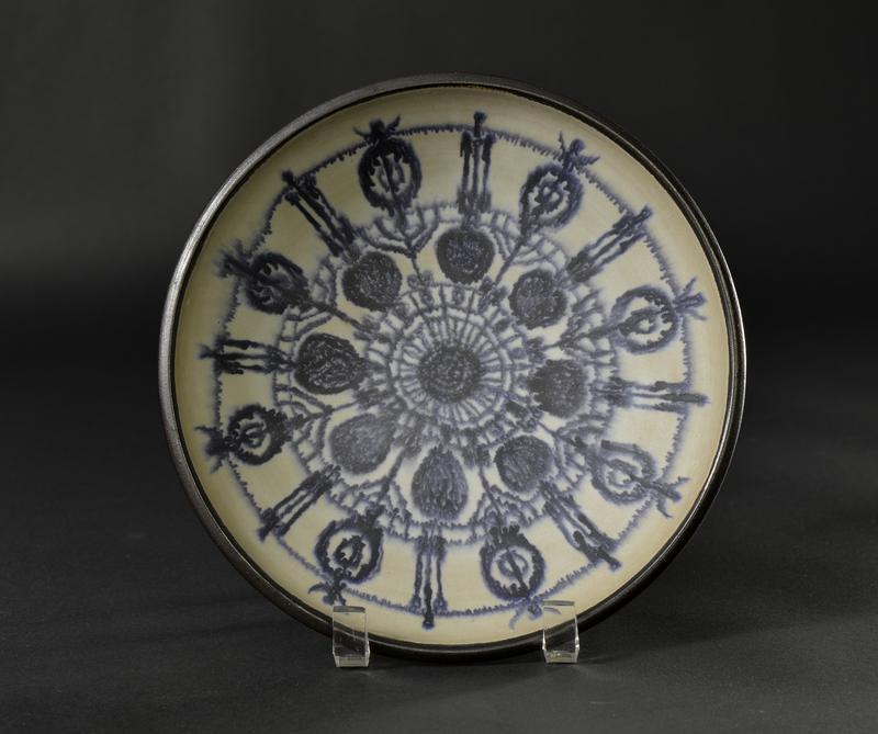 Shallow Bowl with Radiating  Design