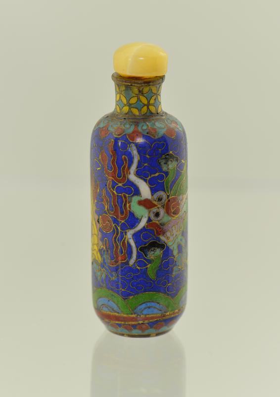 Snuff bottle