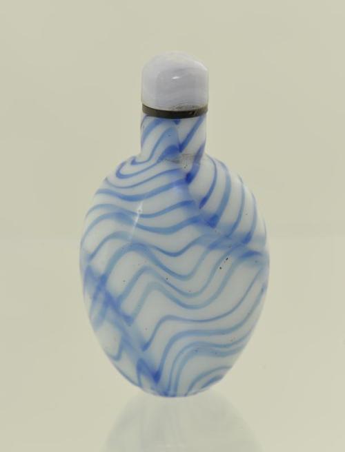 Snuff bottle