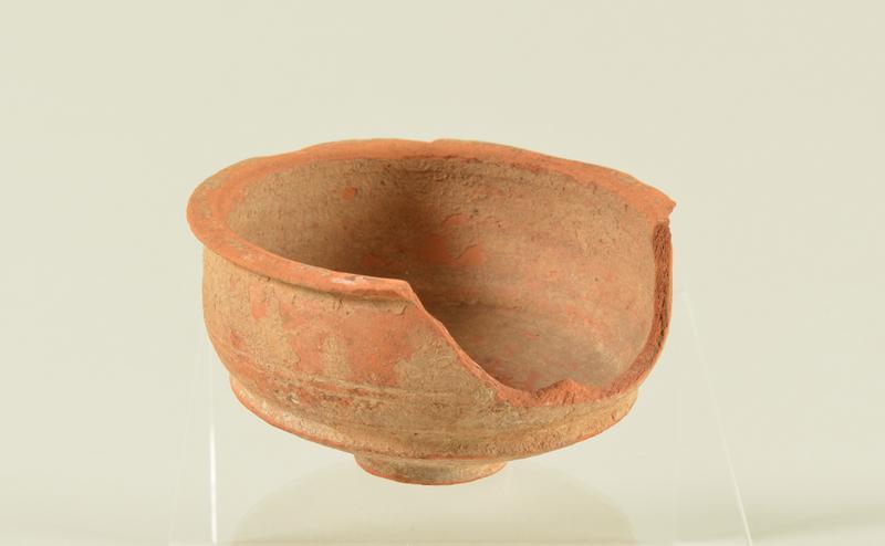 Earthenware Bowl with Incised Lines