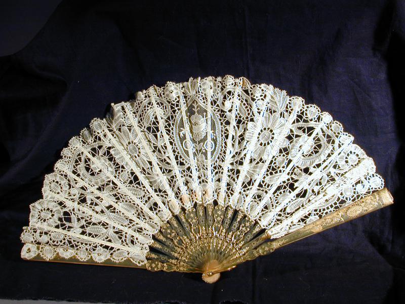 Lace Fan with Ivory and Amber Supports