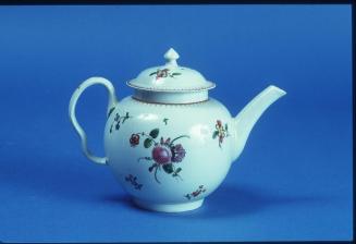 Lidded Lowestoff Teapot