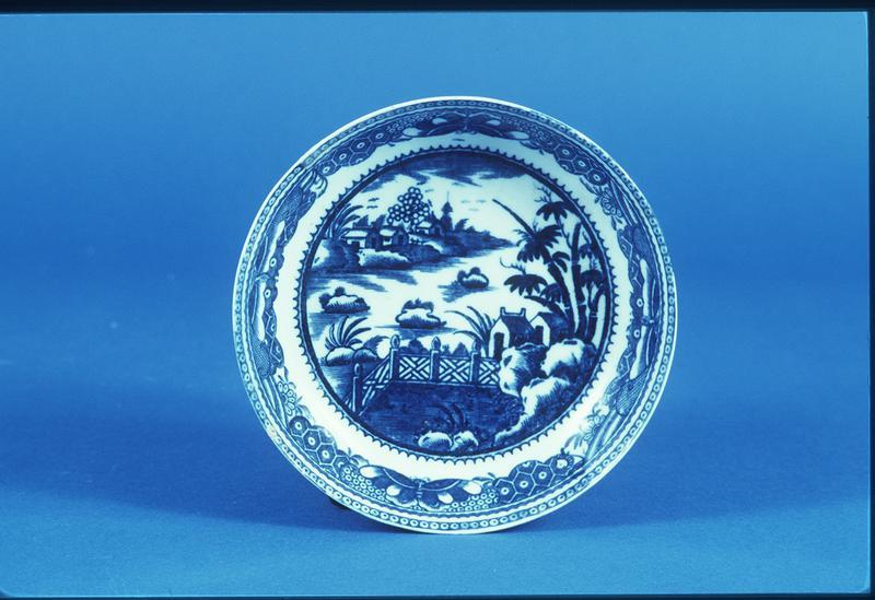Thomas Turner Blue on White Dish with Fence Bee and Honeycomb Motif