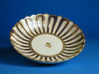 Caughley Saucer with Mazarin Blue and White Panels