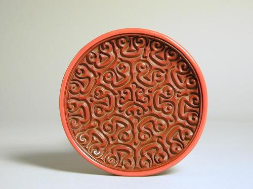 Lacquer Dish with Central Guri Design