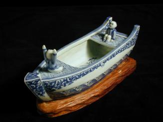 Flower bowl shaped as a takarabune or treasure ship