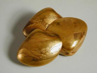 Lidded Incense Box in the Shape of  Three Clam Shells