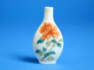 Snuff Bottle with Floral Decoration