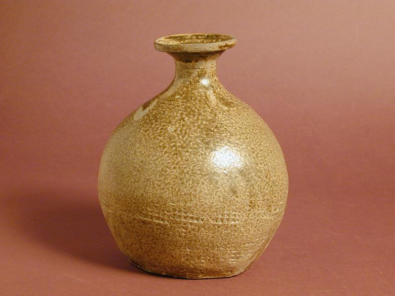 Narrow Neck Jar with Incised Dash Pattern