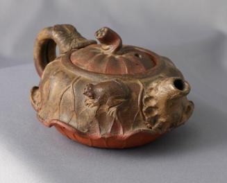 Banko Ware Teapot in the Shape of a Lotus Leaf with a Frog
