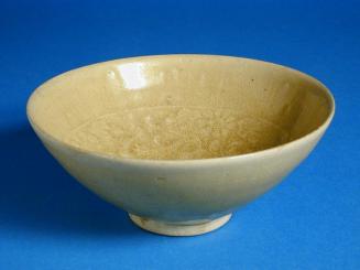 Vietnamese Bowl with Daisy Pattern