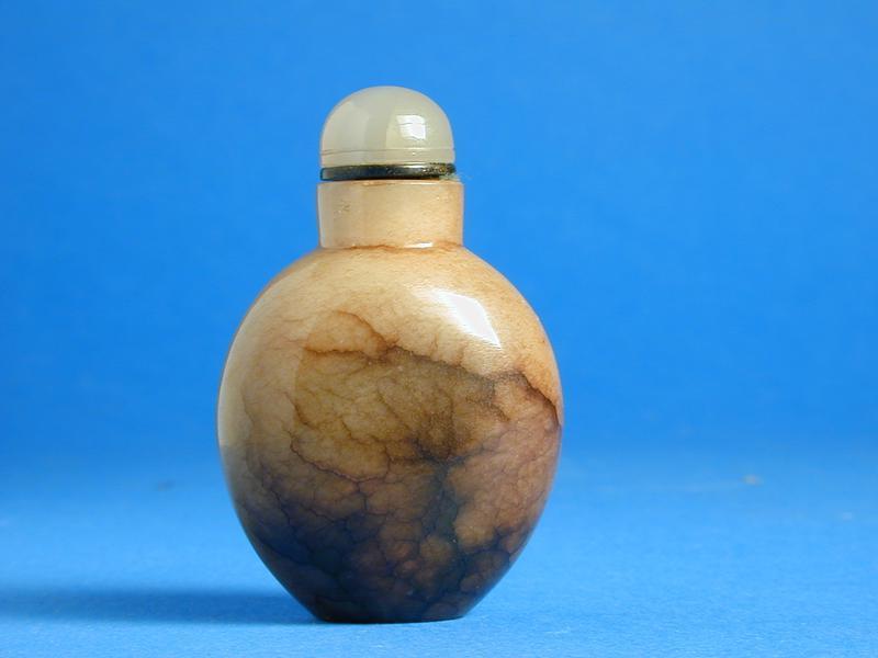 Ovoid Dark Tan Nephrite Snuff Bottle