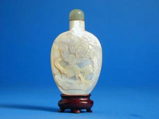 Mother-of-Pearl Snuff Bottle with Relief Dragon, Fungus and Bats