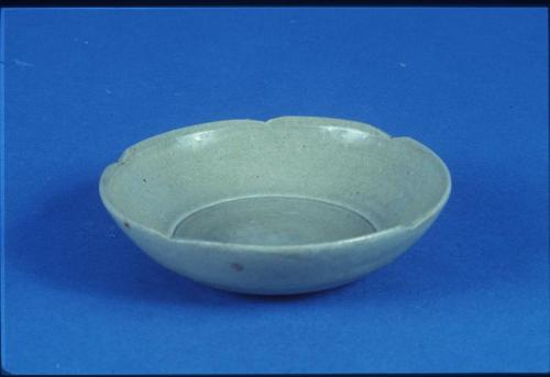 Shallow Bowl with Foliate Rim