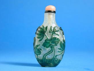 Snowflake Glass Snuff Bottle with Green Overlay of Lotus and Birds
