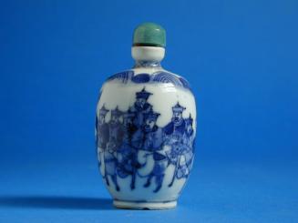 Porcelain Snuff Bottle decorated with Design of Mounted Figures Approaching a Gate