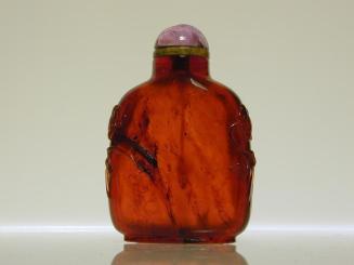 Amber Snuff Bottle with Design of Lingzhi Fungus Stems