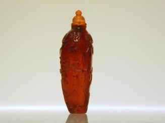 Amber Snuff Bottle with Design of Plum Blossoms