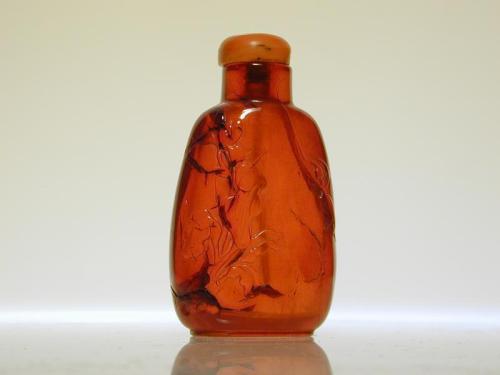 Amber Snuff Bottle with Design of Plants and Insect