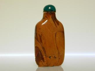 Amber Snuff Bottle with Design of Carp amidst Waves
